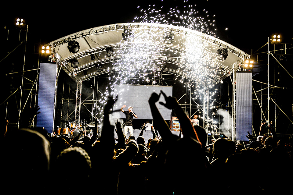 image by on-air entertainment 3